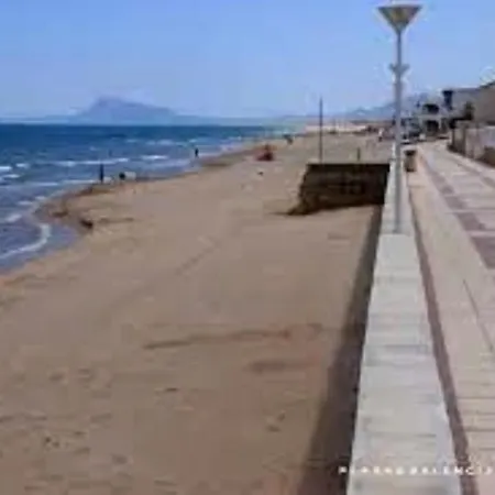 On The Beachfront Piles, Valencia